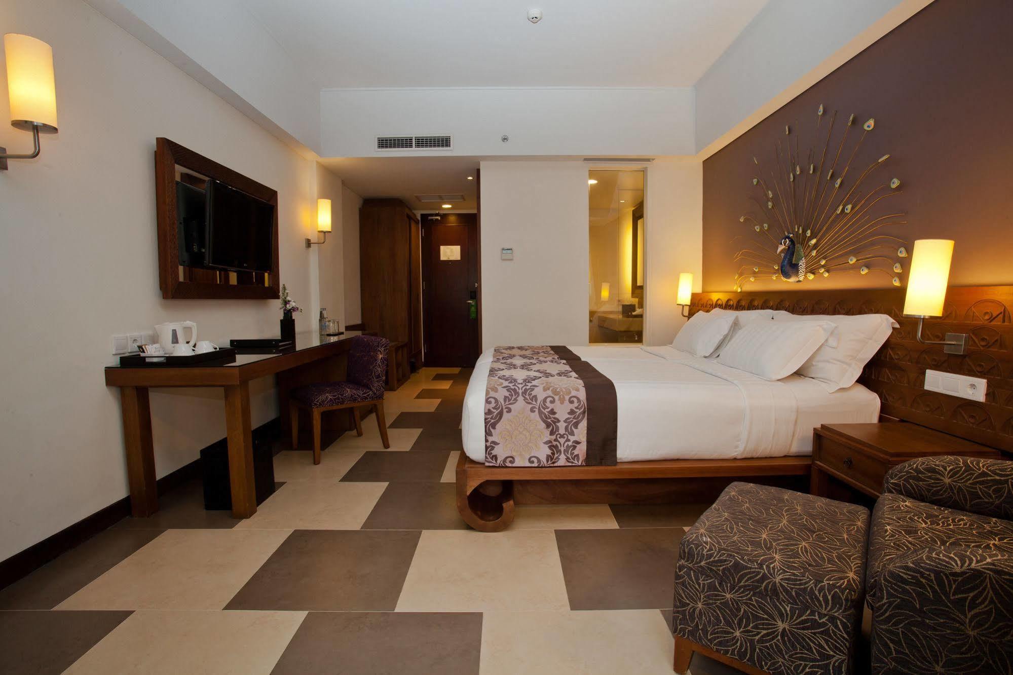 Sun Island Hotel & Spa Kuta Kuta  Exterior photo